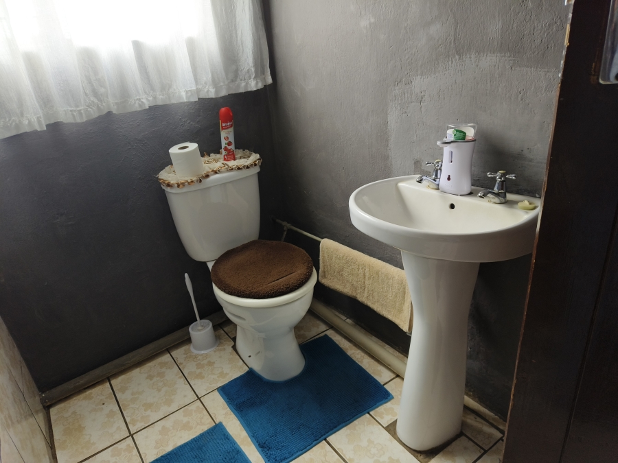 4 Bedroom Property for Sale in Firolaz AH Gauteng