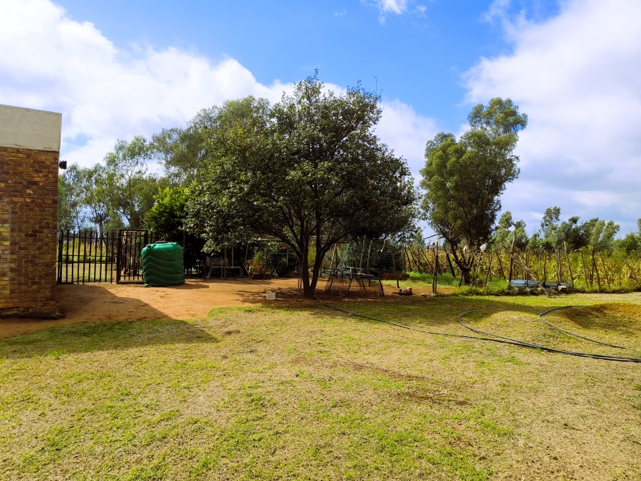 4 Bedroom Property for Sale in Firolaz AH Gauteng
