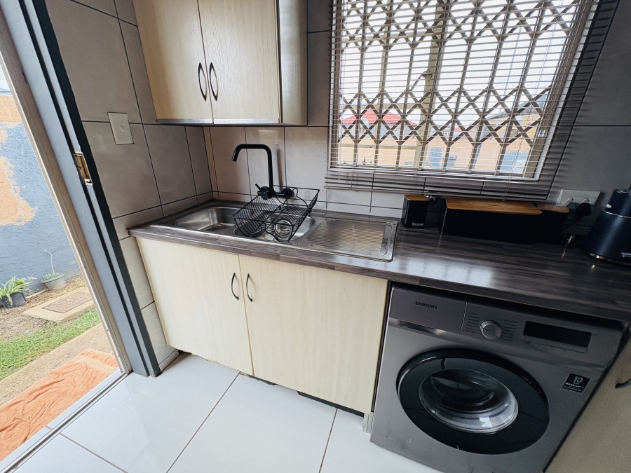 3 Bedroom Property for Sale in Rosslyn Gauteng
