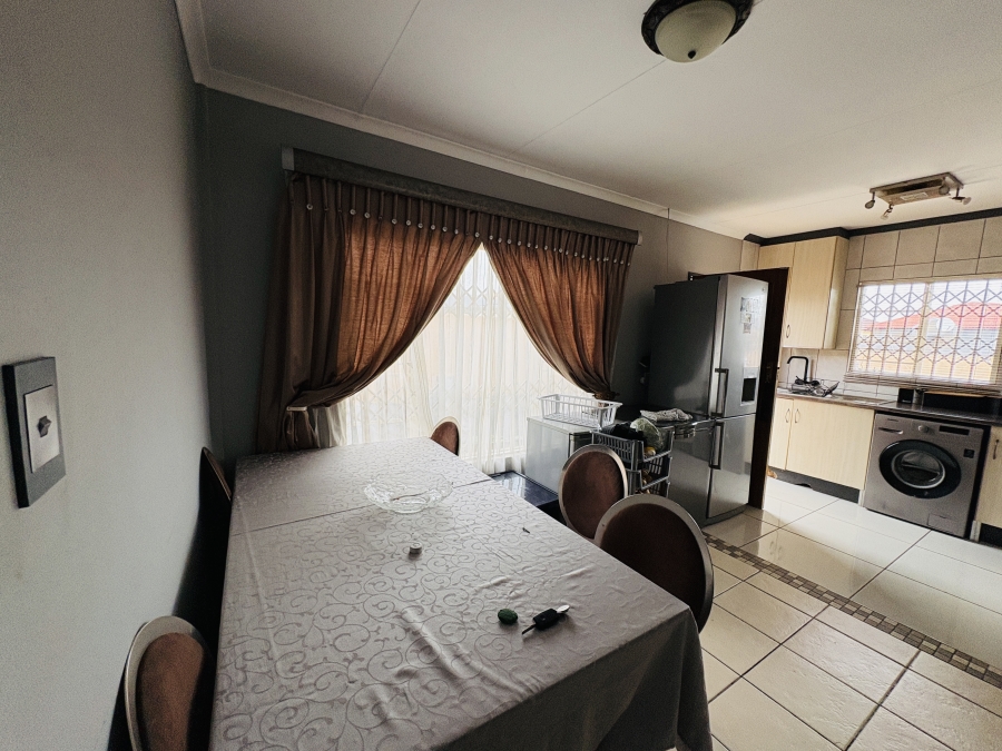 3 Bedroom Property for Sale in Rosslyn Gauteng