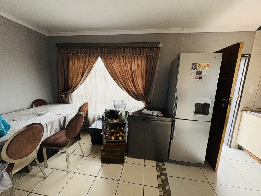 3 Bedroom Property for Sale in Rosslyn Gauteng