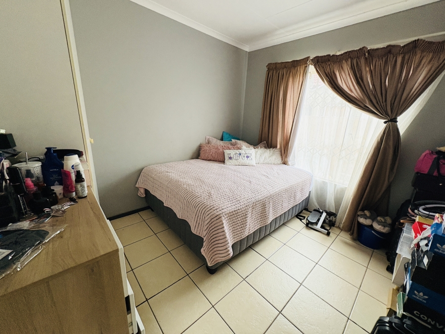 3 Bedroom Property for Sale in Rosslyn Gauteng