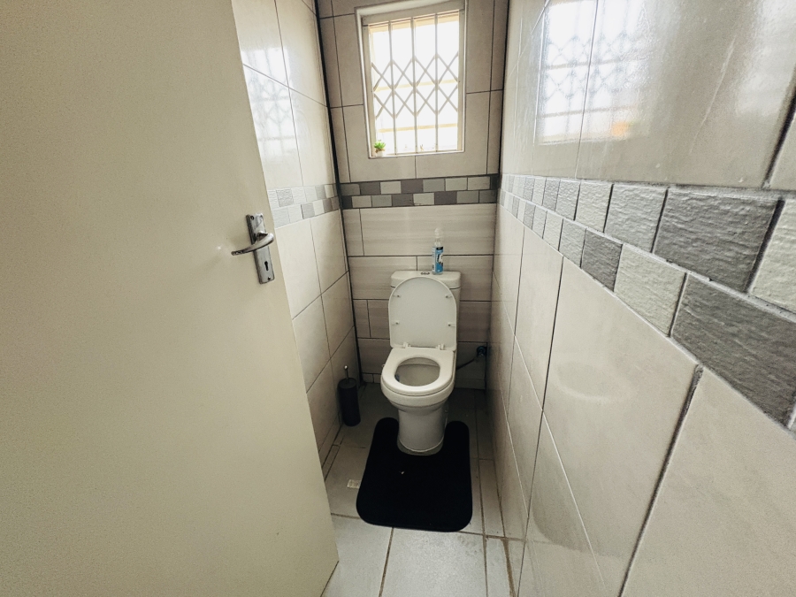 3 Bedroom Property for Sale in Rosslyn Gauteng