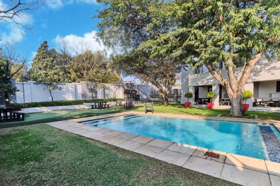 To Let 1 Bedroom Property for Rent in Douglasdale Gauteng
