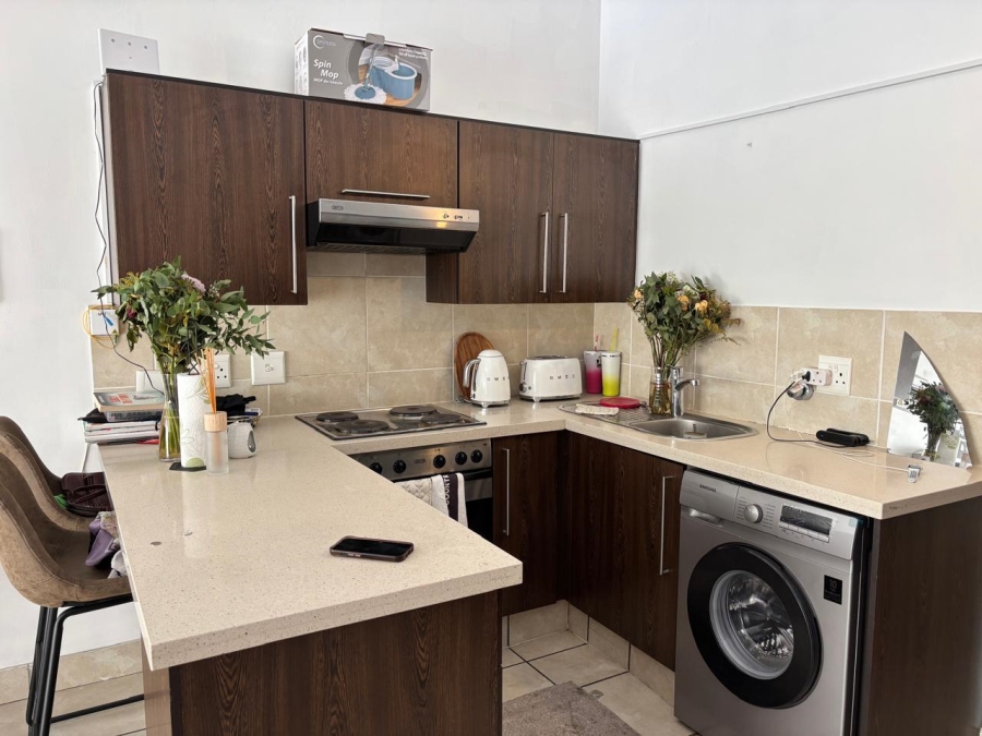 To Let 1 Bedroom Property for Rent in Douglasdale Gauteng