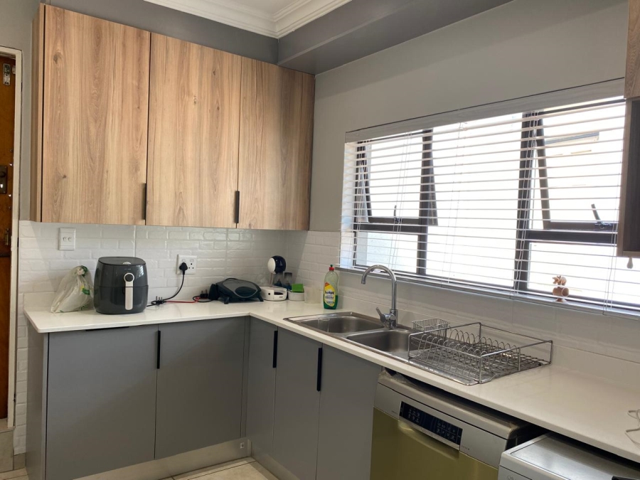 To Let 4 Bedroom Property for Rent in Parkmore Gauteng