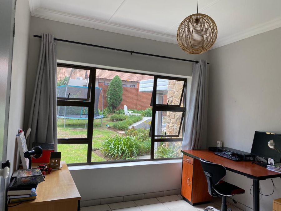 To Let 4 Bedroom Property for Rent in Parkmore Gauteng