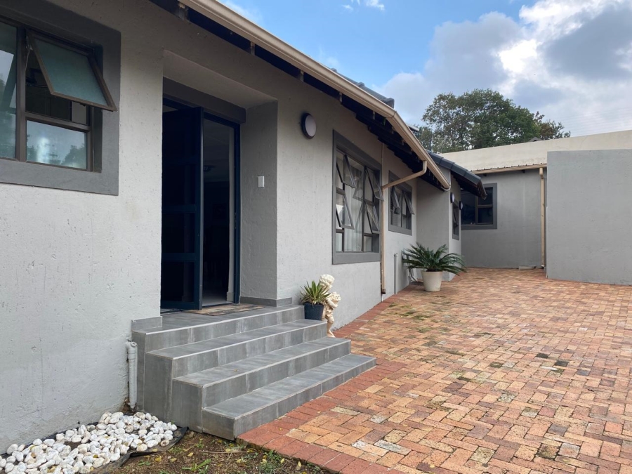 To Let 4 Bedroom Property for Rent in Parkmore Gauteng