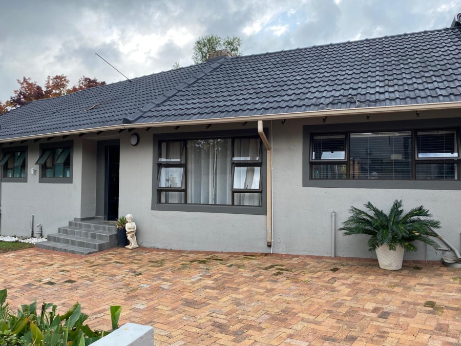 To Let 4 Bedroom Property for Rent in Parkmore Gauteng