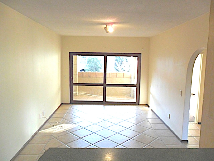 To Let 2 Bedroom Property for Rent in Douglasdale Gauteng