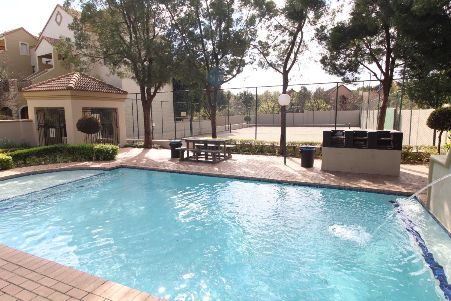To Let 2 Bedroom Property for Rent in Douglasdale Gauteng