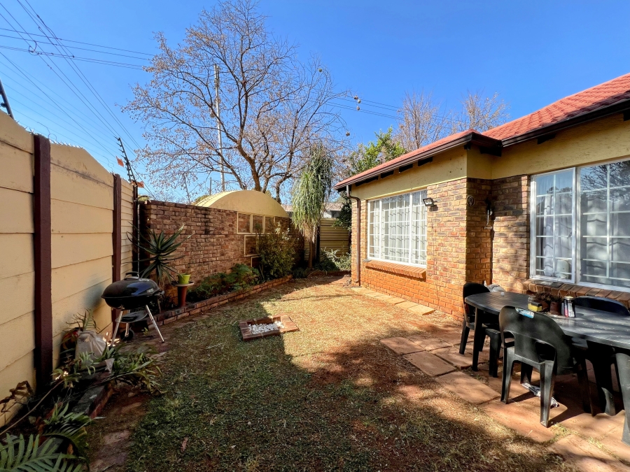 2 Bedroom Property for Sale in Villieria Gauteng