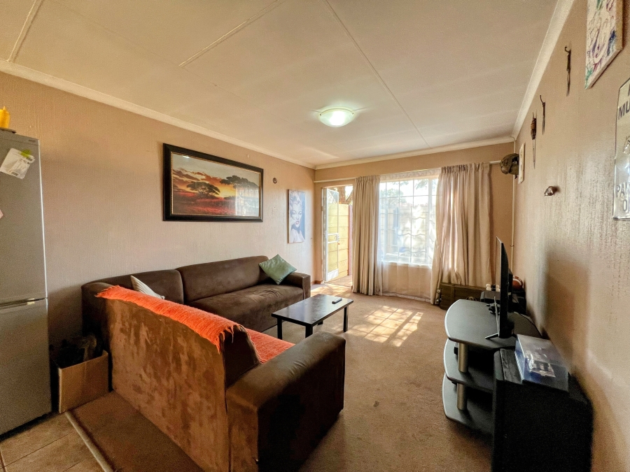 2 Bedroom Property for Sale in Villieria Gauteng