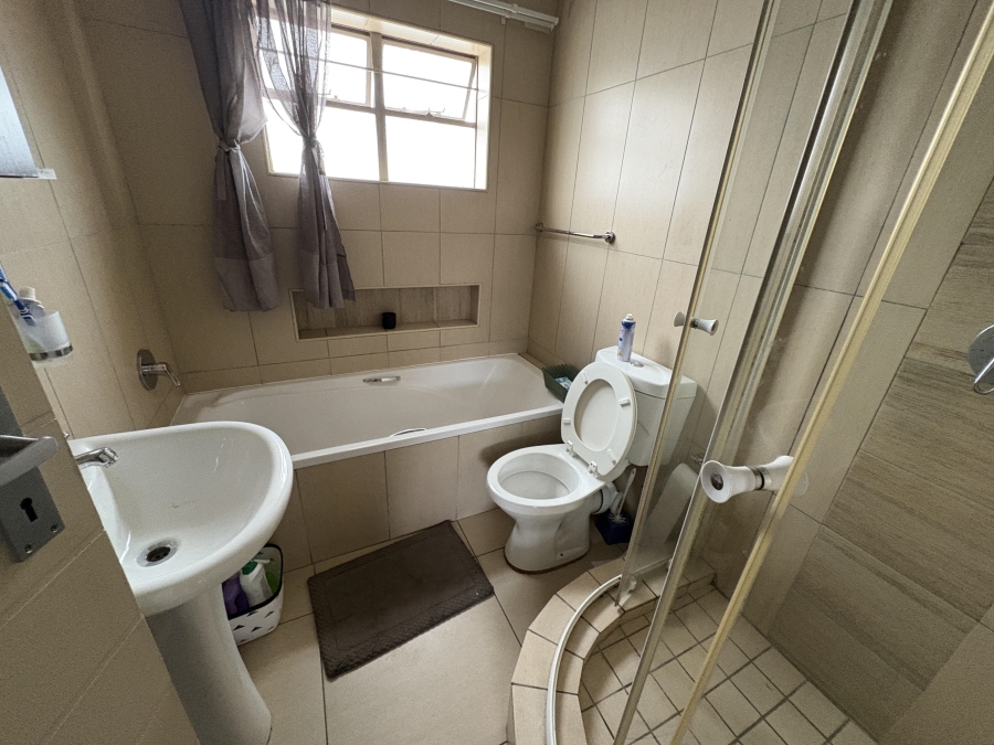 2 Bedroom Property for Sale in Pretoria North Gauteng
