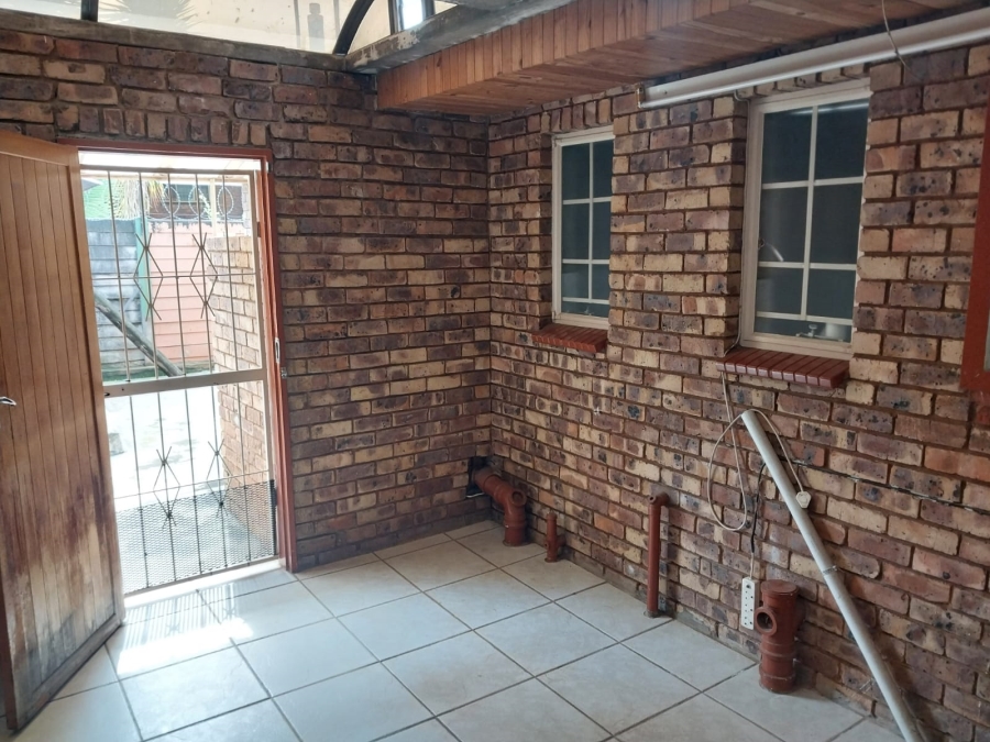 3 Bedroom Property for Sale in Mountain View Gauteng