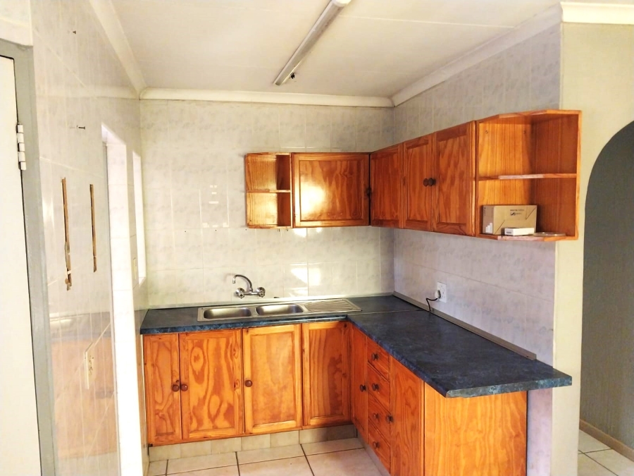3 Bedroom Property for Sale in Mountain View Gauteng