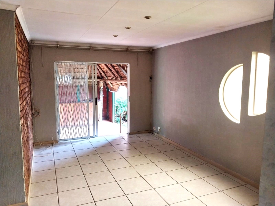 3 Bedroom Property for Sale in Mountain View Gauteng