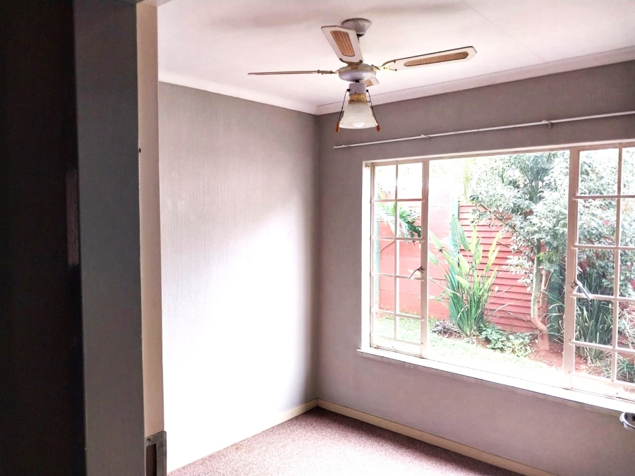 3 Bedroom Property for Sale in Mountain View Gauteng