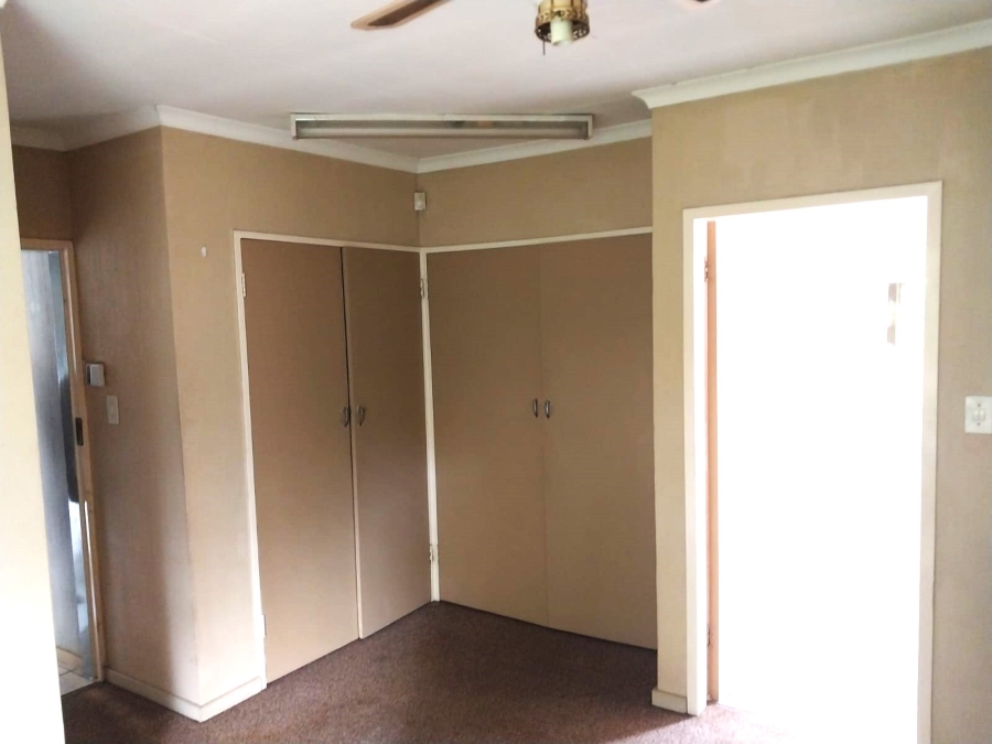3 Bedroom Property for Sale in Mountain View Gauteng