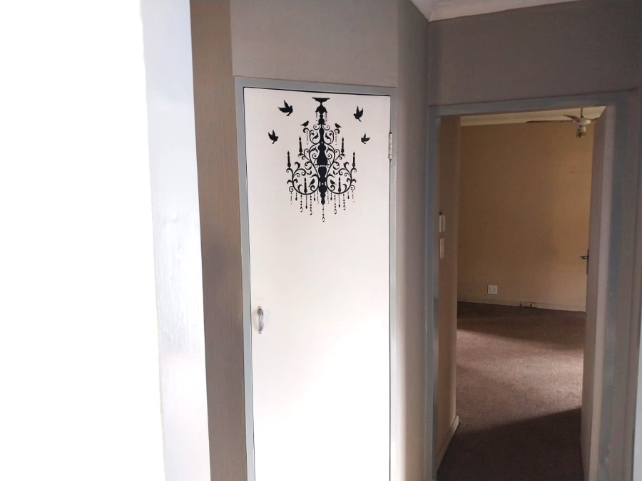 3 Bedroom Property for Sale in Mountain View Gauteng