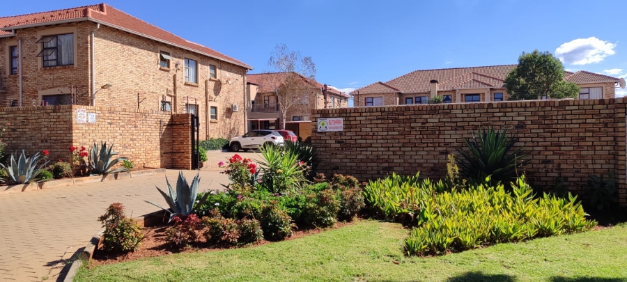 2 Bedroom Property for Sale in Randpoort Gauteng