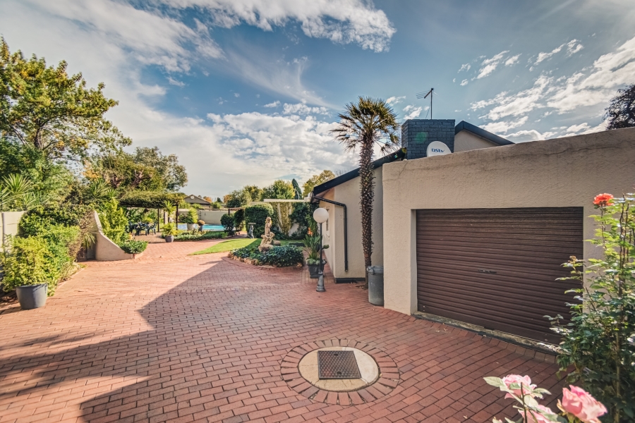 3 Bedroom Property for Sale in Harmelia Gauteng