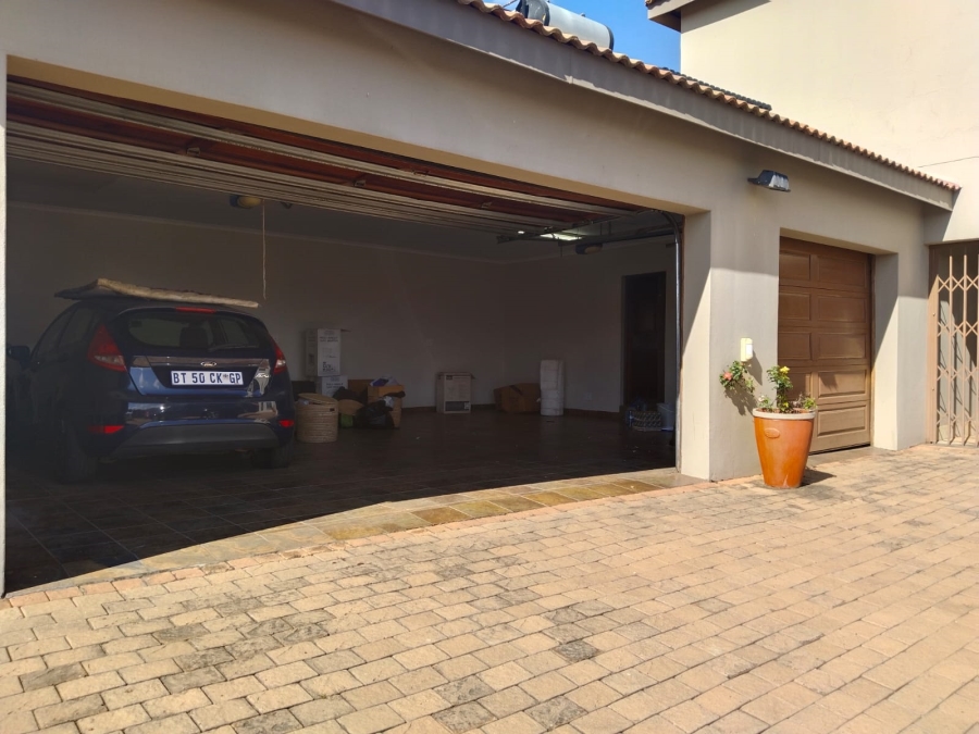 To Let 4 Bedroom Property for Rent in Sterkfontein A H Gauteng
