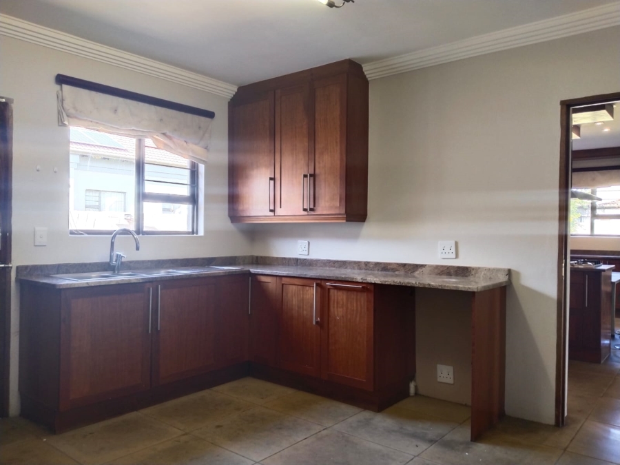 To Let 4 Bedroom Property for Rent in Sterkfontein A H Gauteng