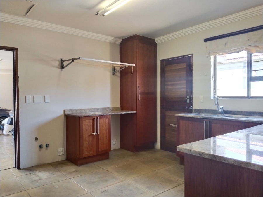 To Let 4 Bedroom Property for Rent in Sterkfontein A H Gauteng
