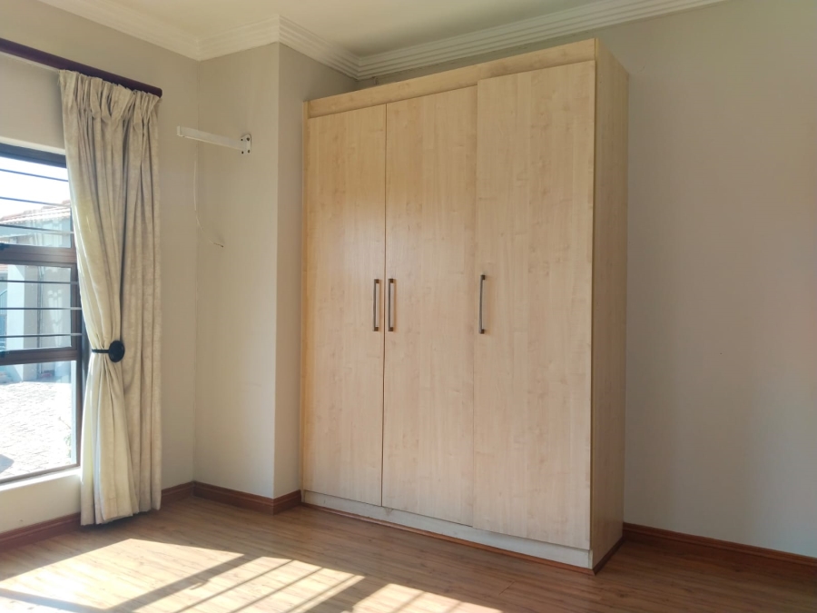 To Let 4 Bedroom Property for Rent in Sterkfontein A H Gauteng