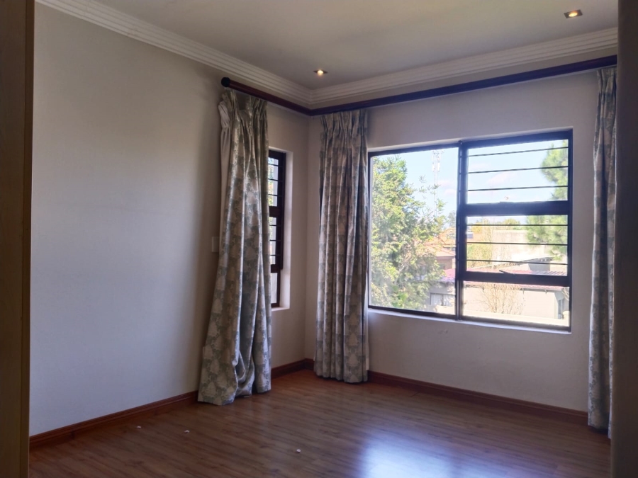 To Let 4 Bedroom Property for Rent in Sterkfontein A H Gauteng