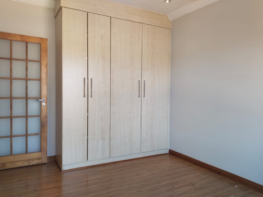 To Let 4 Bedroom Property for Rent in Sterkfontein A H Gauteng