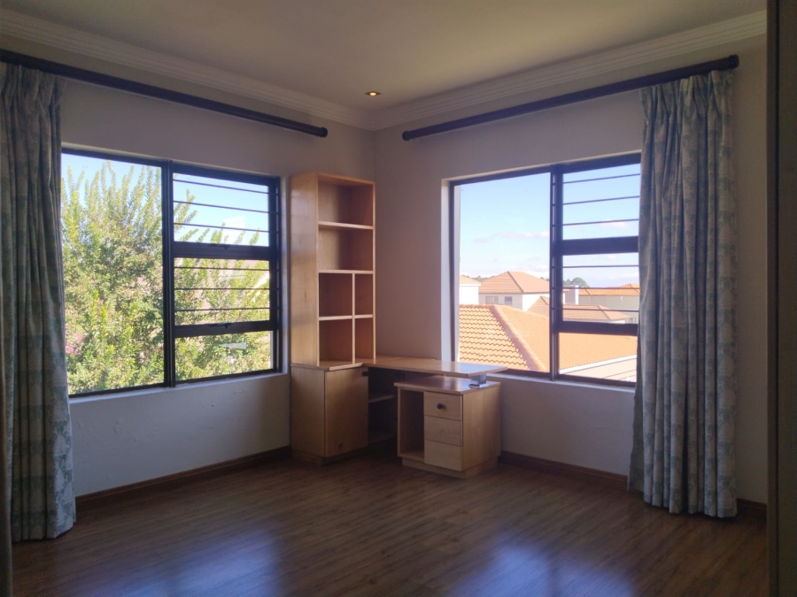 To Let 4 Bedroom Property for Rent in Sterkfontein A H Gauteng