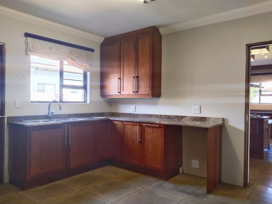 To Let 4 Bedroom Property for Rent in Sterkfontein A H Gauteng