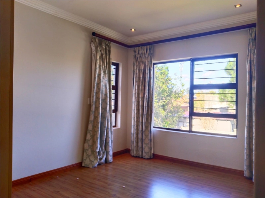 To Let 4 Bedroom Property for Rent in Sterkfontein A H Gauteng