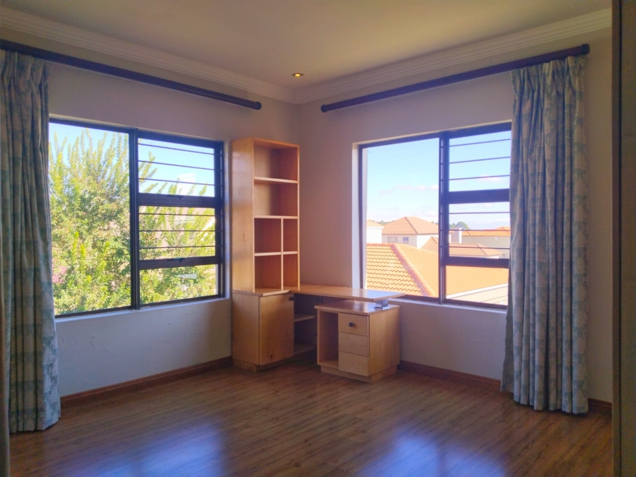 To Let 4 Bedroom Property for Rent in Sterkfontein A H Gauteng