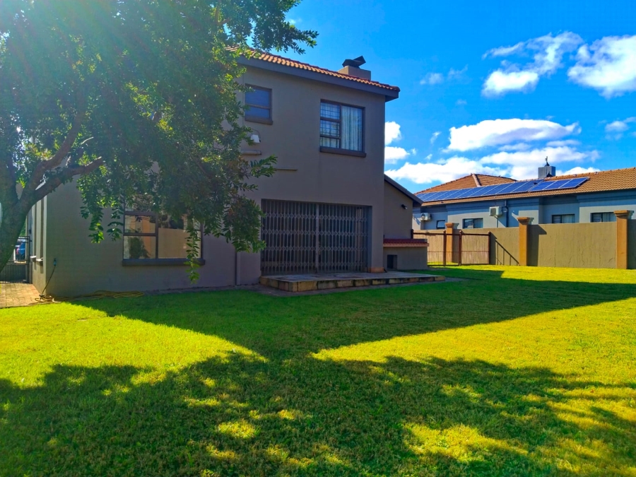 To Let 4 Bedroom Property for Rent in Sterkfontein A H Gauteng