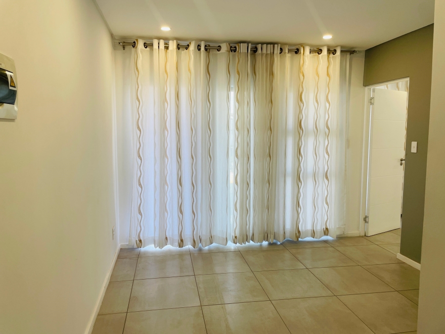 To Let 1 Bedroom Property for Rent in Lonehill Gauteng