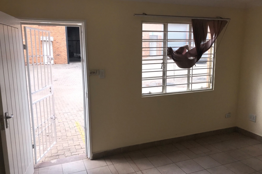 Commercial Property for Sale in Dunswart Gauteng