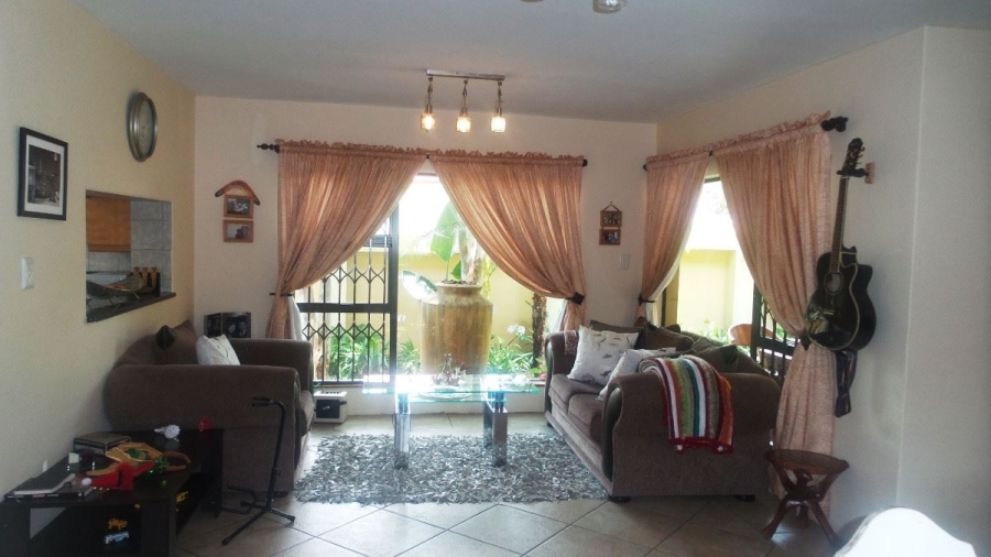 3 Bedroom Property for Sale in Nieuw Muckleneuk Gauteng