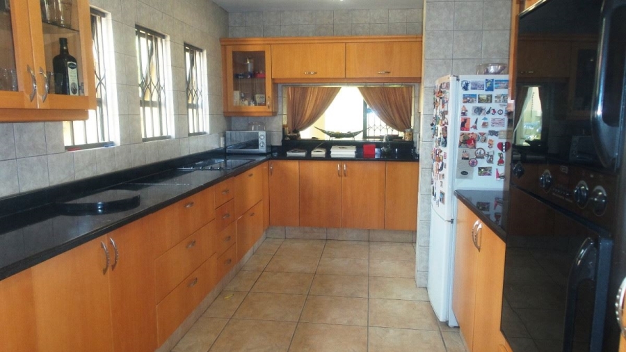 3 Bedroom Property for Sale in Nieuw Muckleneuk Gauteng