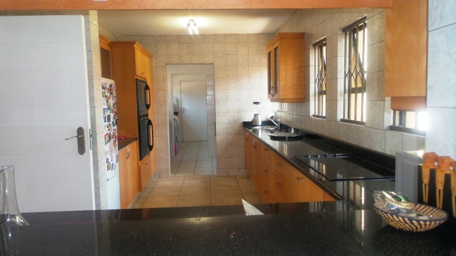 3 Bedroom Property for Sale in Nieuw Muckleneuk Gauteng