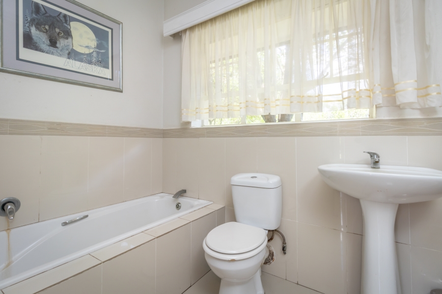 5 Bedroom Property for Sale in Chartwell Gauteng