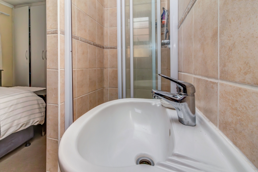 2 Bedroom Property for Sale in Broadacres Gauteng
