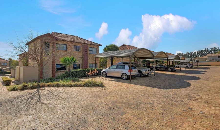 2 Bedroom Property for Sale in Broadacres Gauteng