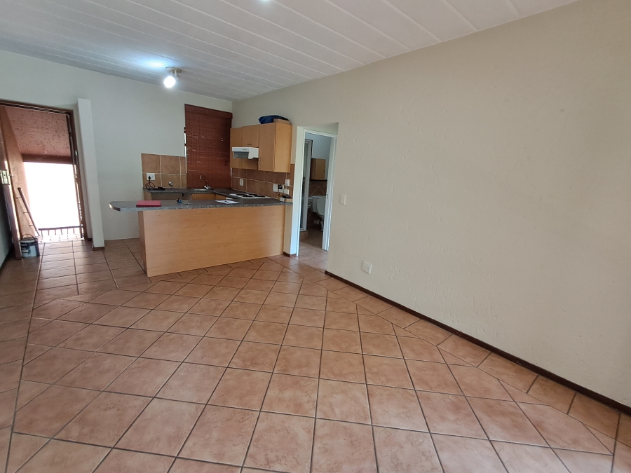 To Let 1 Bedroom Property for Rent in Douglasdale Gauteng