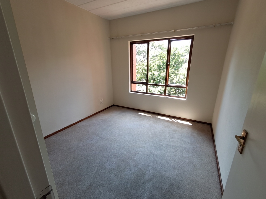 To Let 1 Bedroom Property for Rent in Douglasdale Gauteng