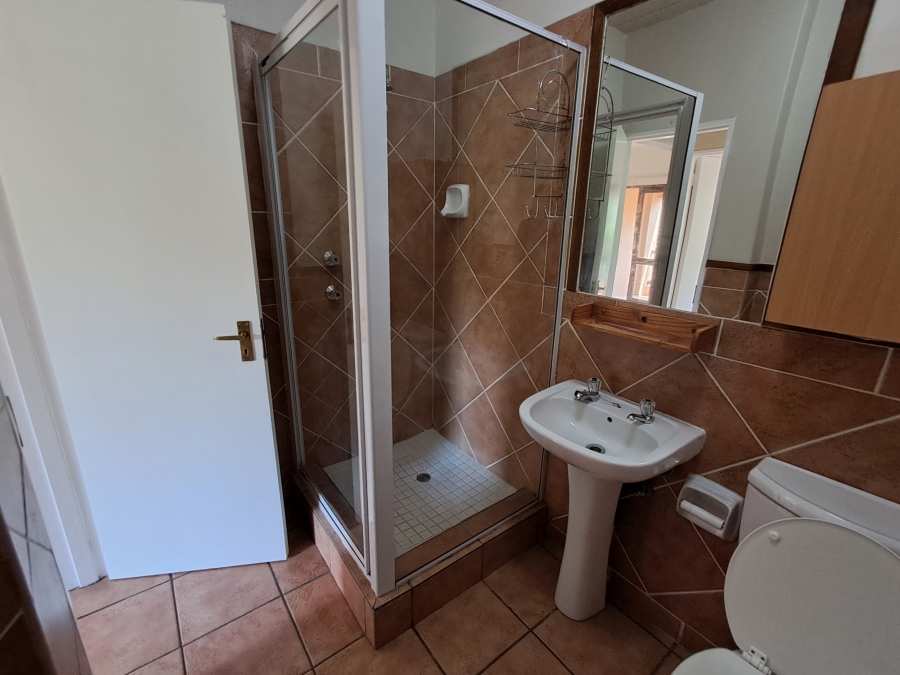 To Let 1 Bedroom Property for Rent in Douglasdale Gauteng