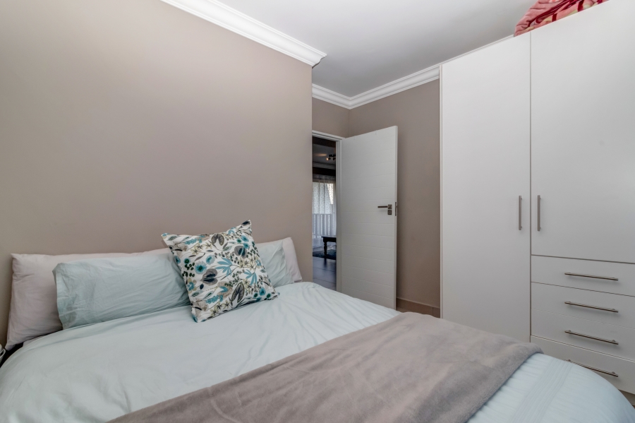 2 Bedroom Property for Sale in Broadacres Gauteng