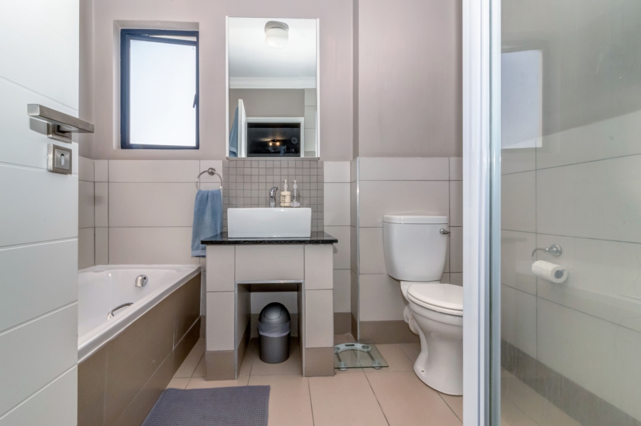 2 Bedroom Property for Sale in Broadacres Gauteng